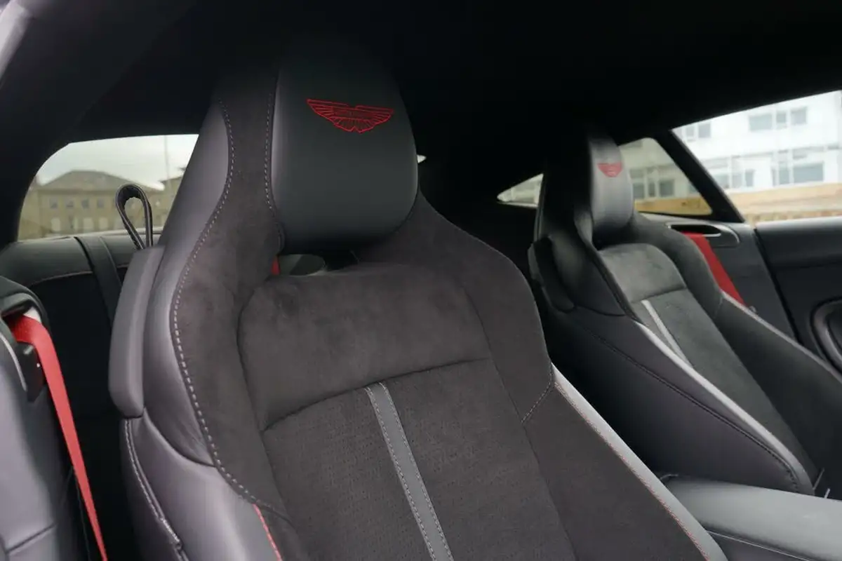 2024-aston-martin-db12-40-v8-auto-euro-6-ss-2dr-big-2