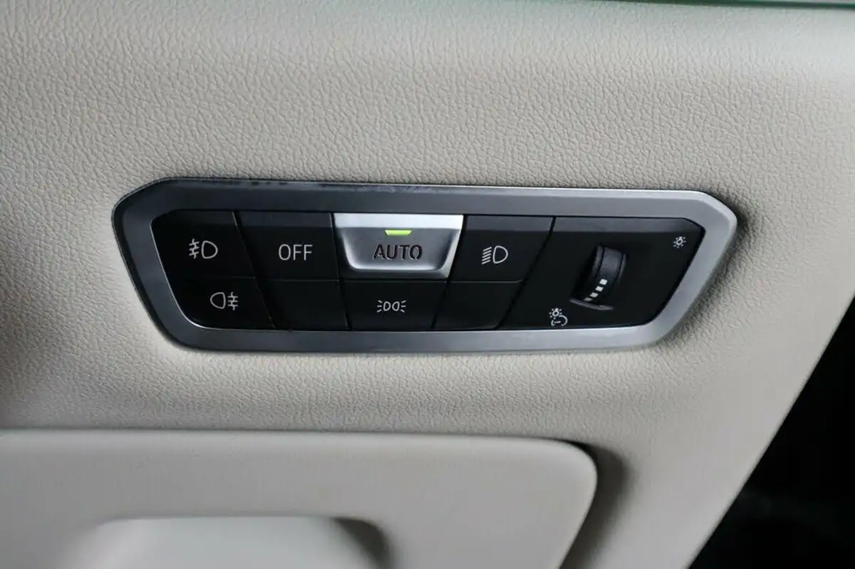 2021-bmw-x6-30-xdrive40i-m-sport-big-20