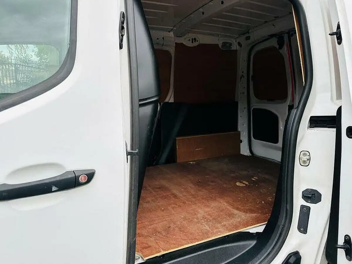 2020-peugeot-partner-15-bluehdi-1000-professional-100ps-eu6dt-panel-big-7