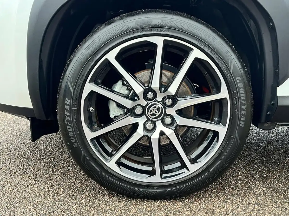 2023-toyota-yaris-cross-15-vvt-i-gr-sport-big-12
