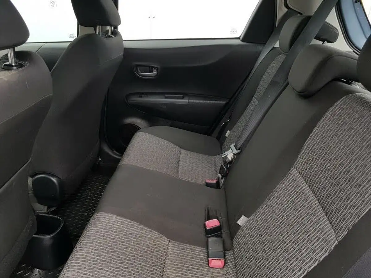 2014-toyota-yaris-133-icon-smart-pack-big-5