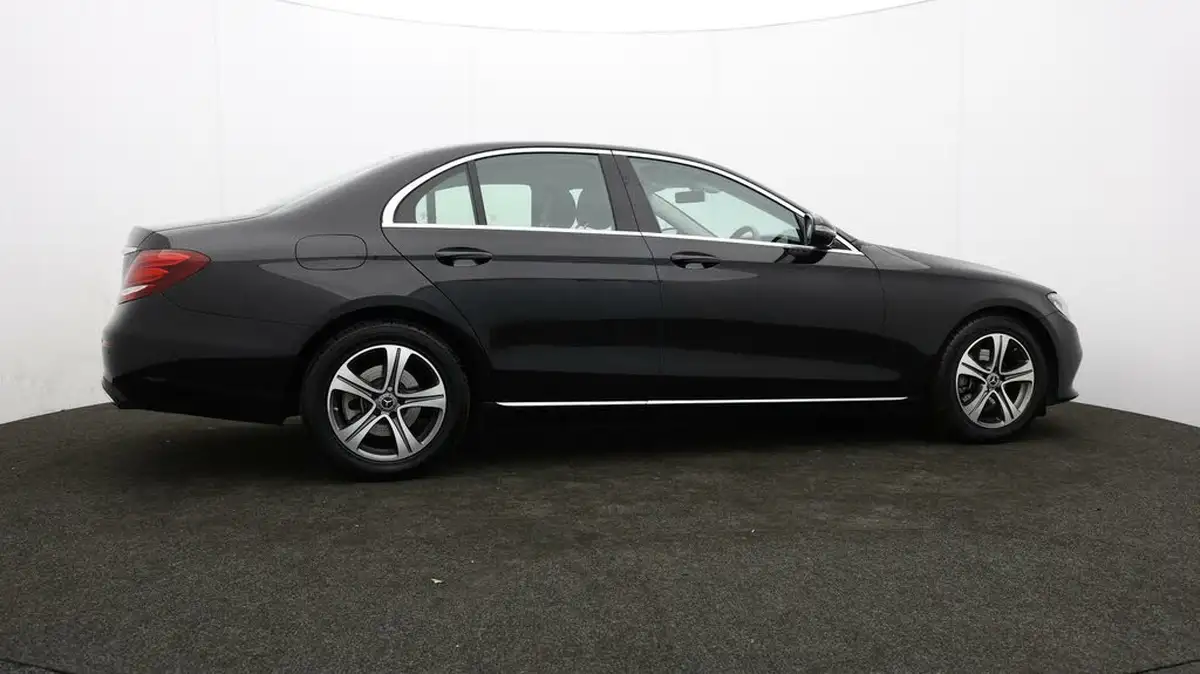2019-mercedes-benz-e-class-20d-e220d-se-ss-saloon-4d-big-37