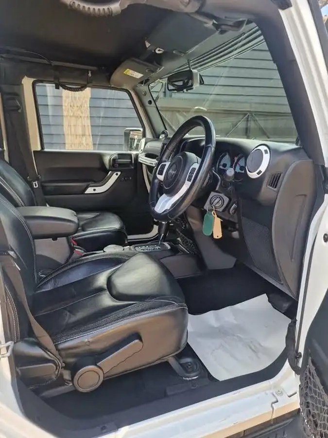 2014-jeep-wrangler-28crd-overland-unlimited-5d-big-9