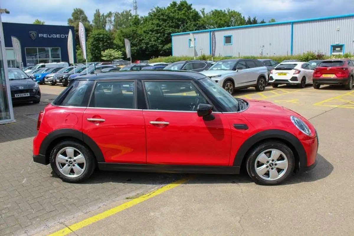 2022-mini-cooper-15-cooper-classic-hatchback-5d-big-11