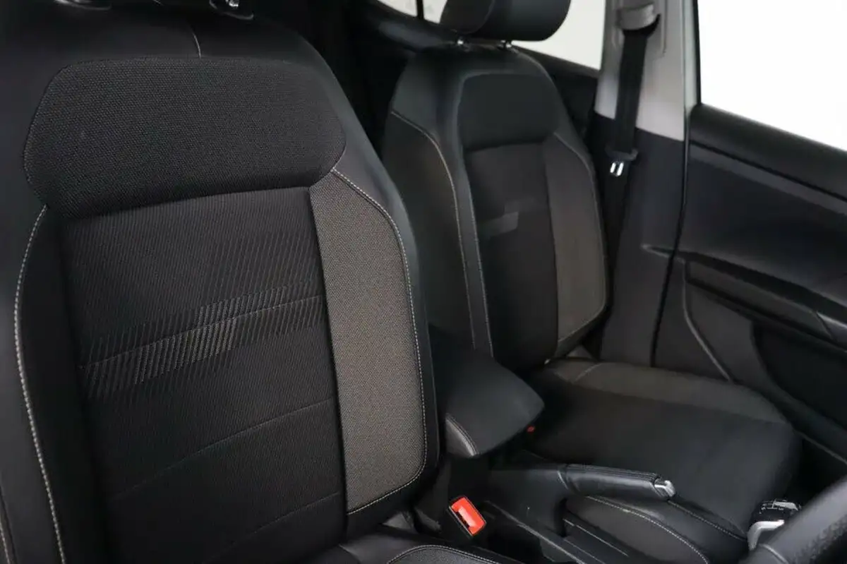2022-volkswagen-t-cross-10-tsi-black-edition-110ps-big-9