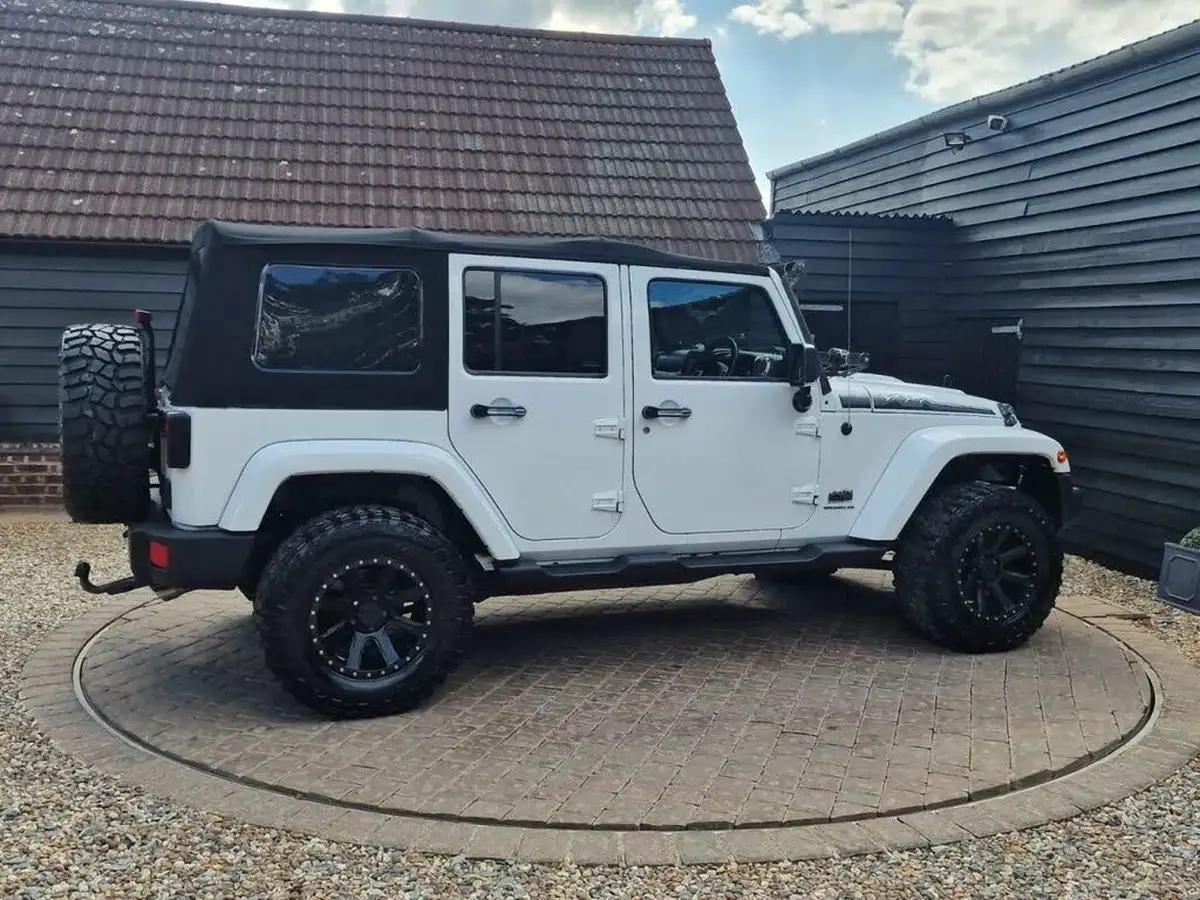 2014-jeep-wrangler-28crd-overland-unlimited-5d-big-33