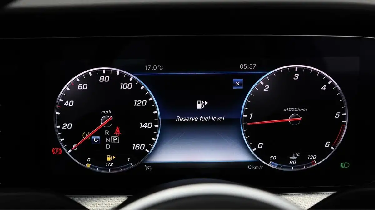 2019-mercedes-benz-e-class-20d-e220d-se-ss-saloon-4d-big-9