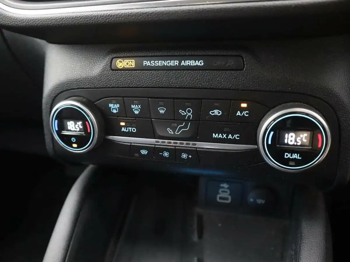 2022-ford-kuga-big-31