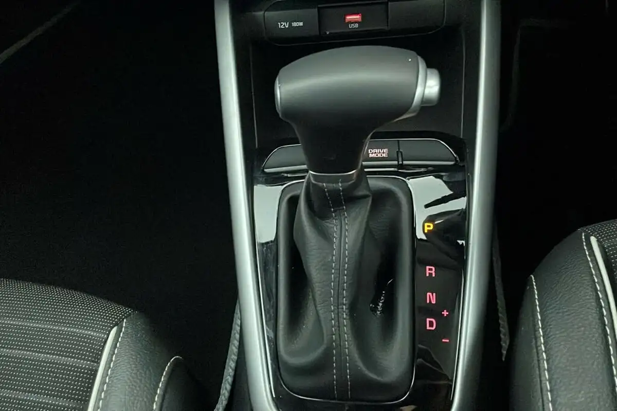 2024-kia-stonic-10-t-gdi-gt-line-98bhp-dct-big-11