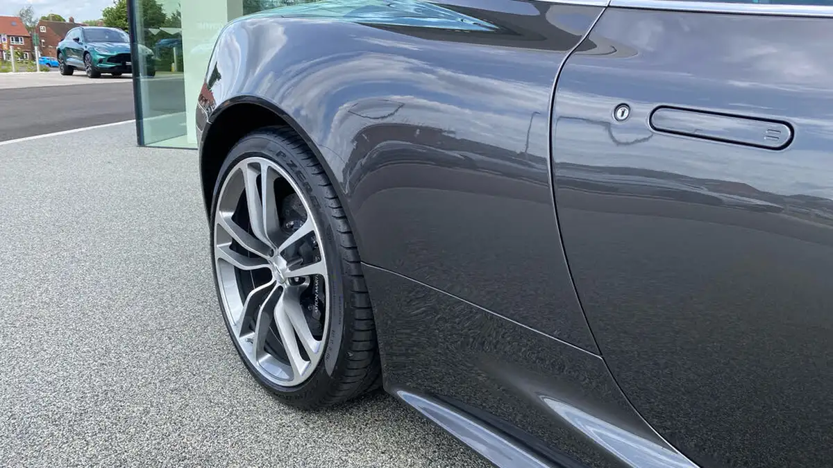 2009-aston-martin-dbs-60-touchtronic-big-23