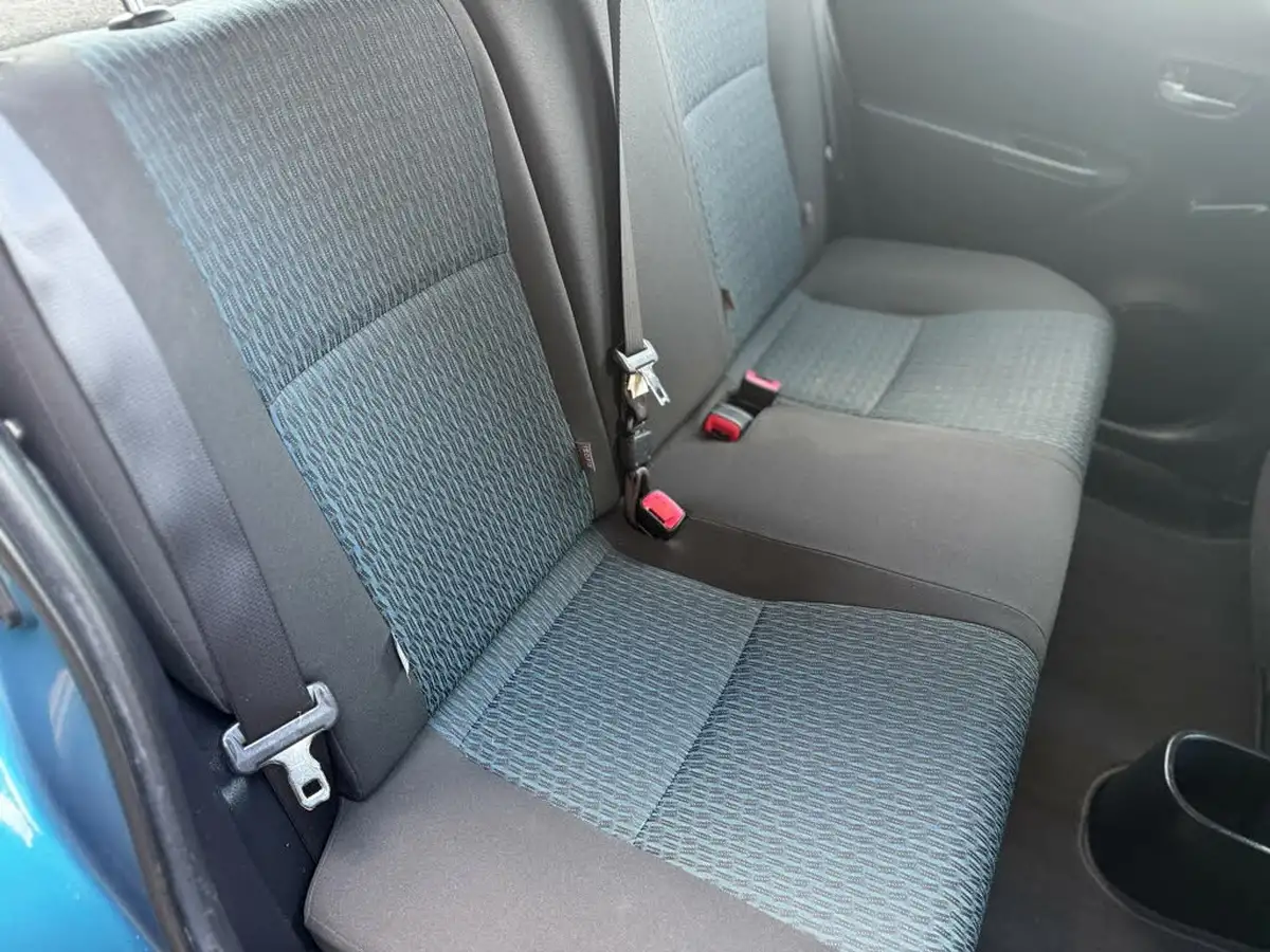 2012-toyota-yaris-133-tr-vvt-i-5d-big-32