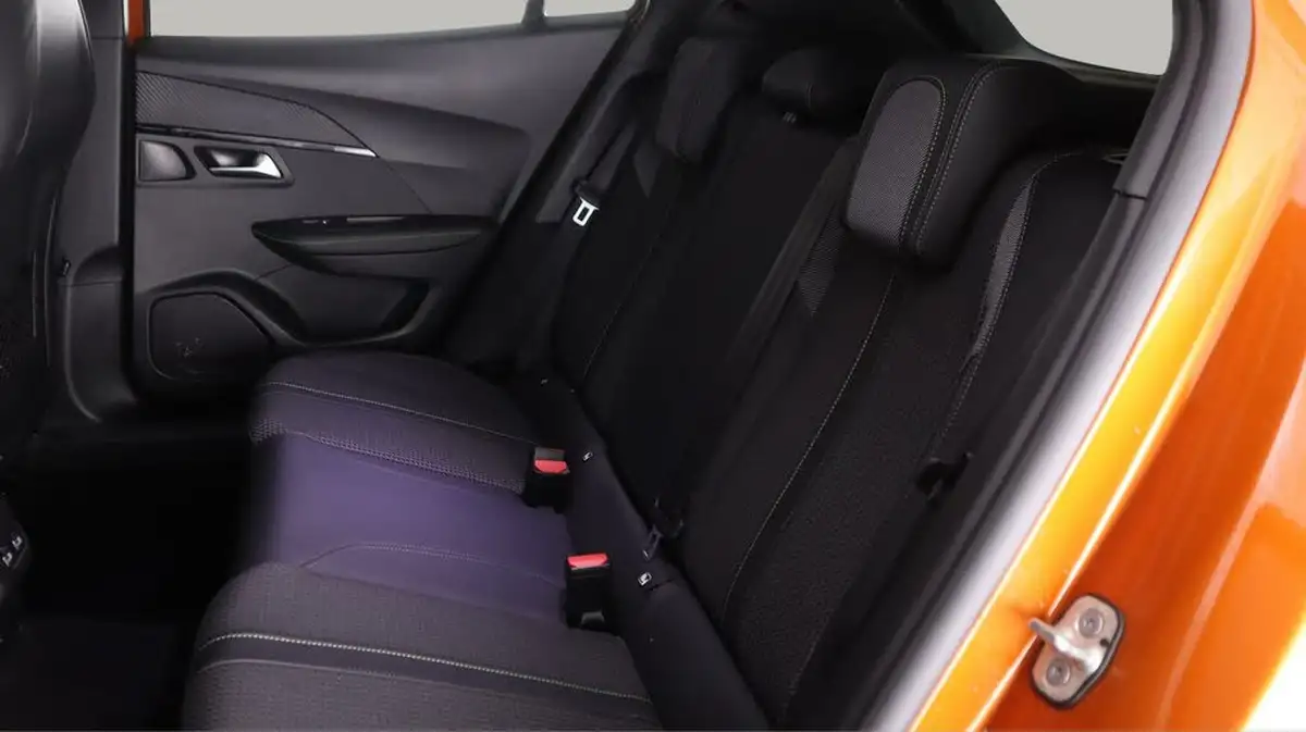 2022-peugeot-2008-suv-12-puretech-gt-big-16