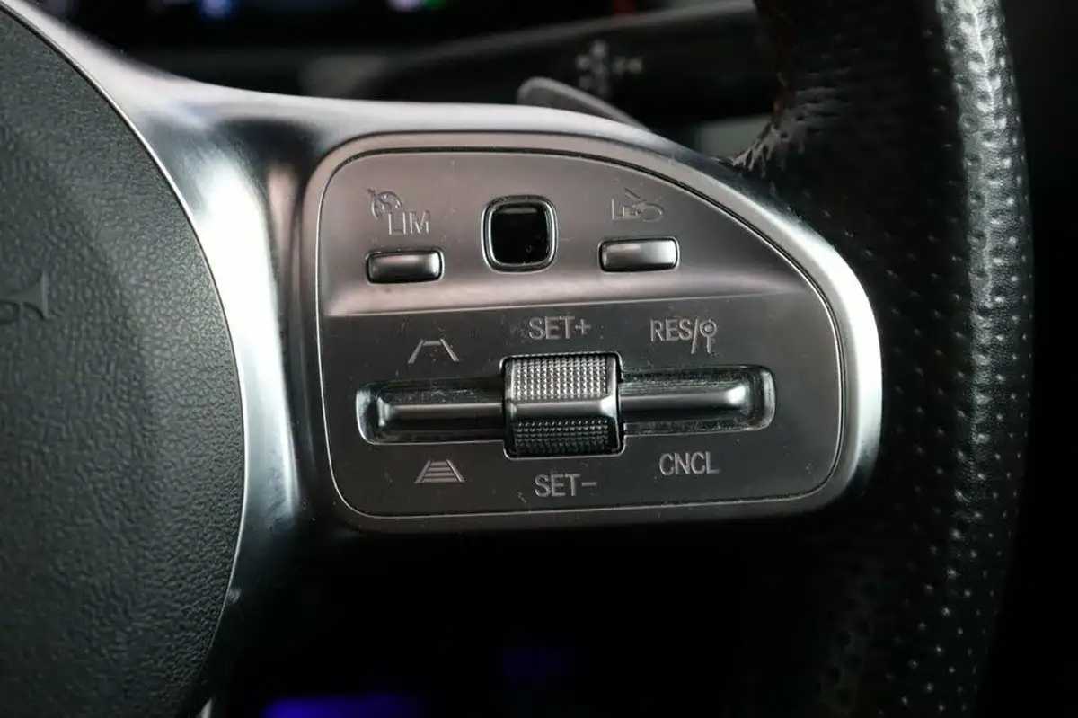 2021-mercedes-benz-glb-class-13-glb-200-amg-line-premium-plus-driving-assistance-big-31