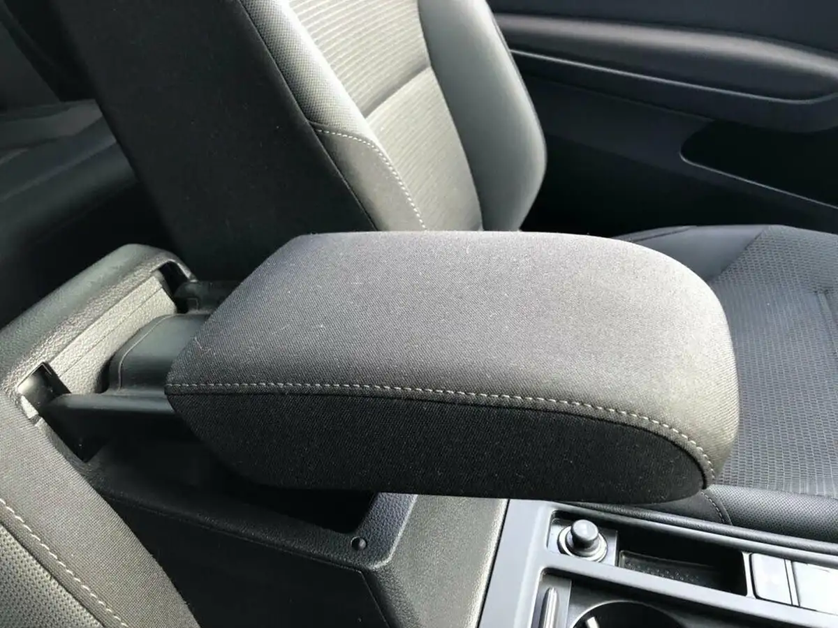 2018-volkswagen-golf-14-tsi-se-hatchback-3d-big-53