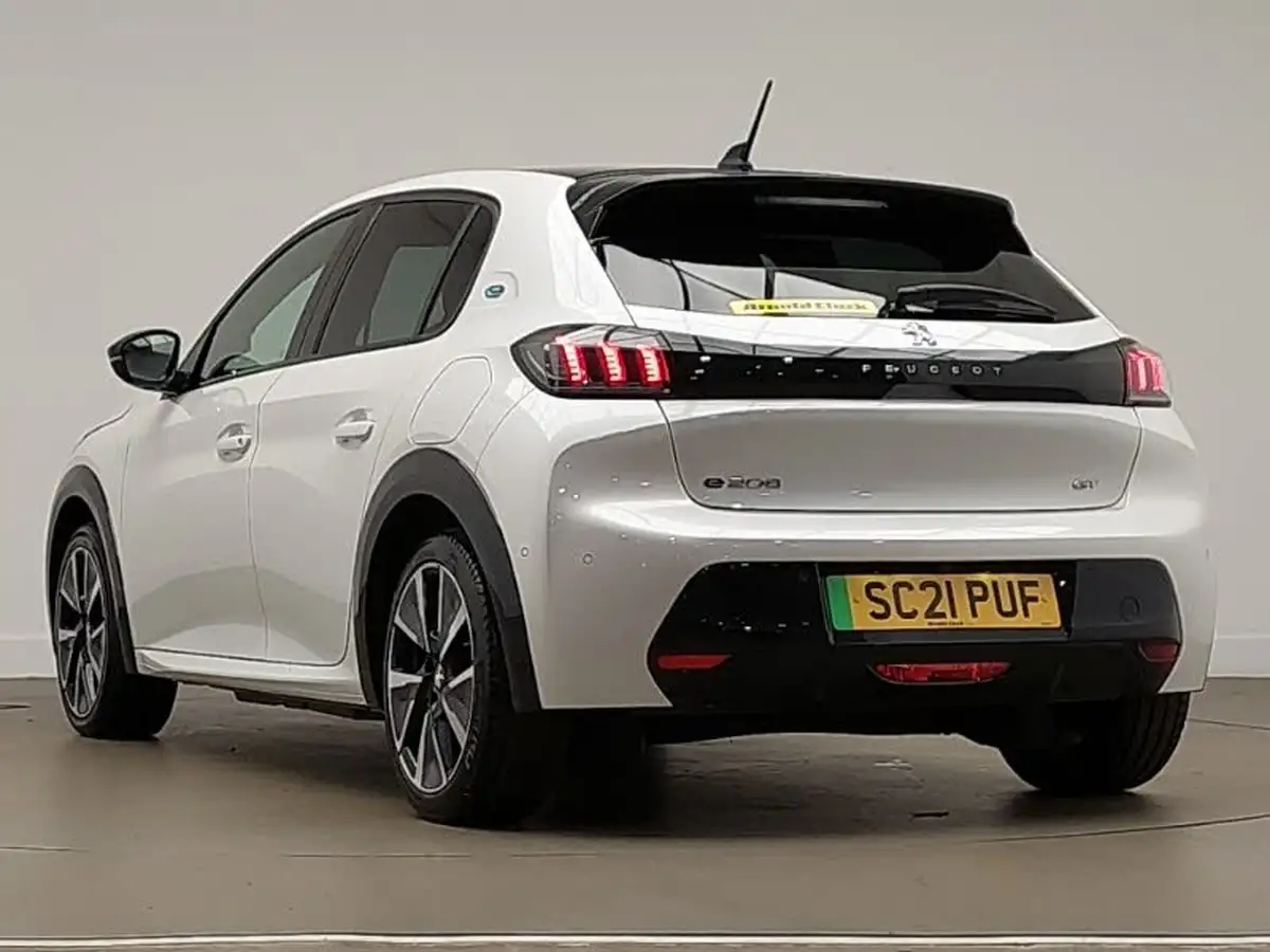 2021-peugeot-208-e-gt-premium-big-1