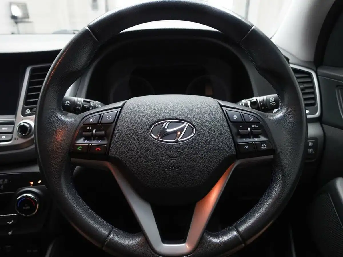 2017-hyundai-tucson-17crdi-blue-drive-se-nav-141ps-dct-big-19