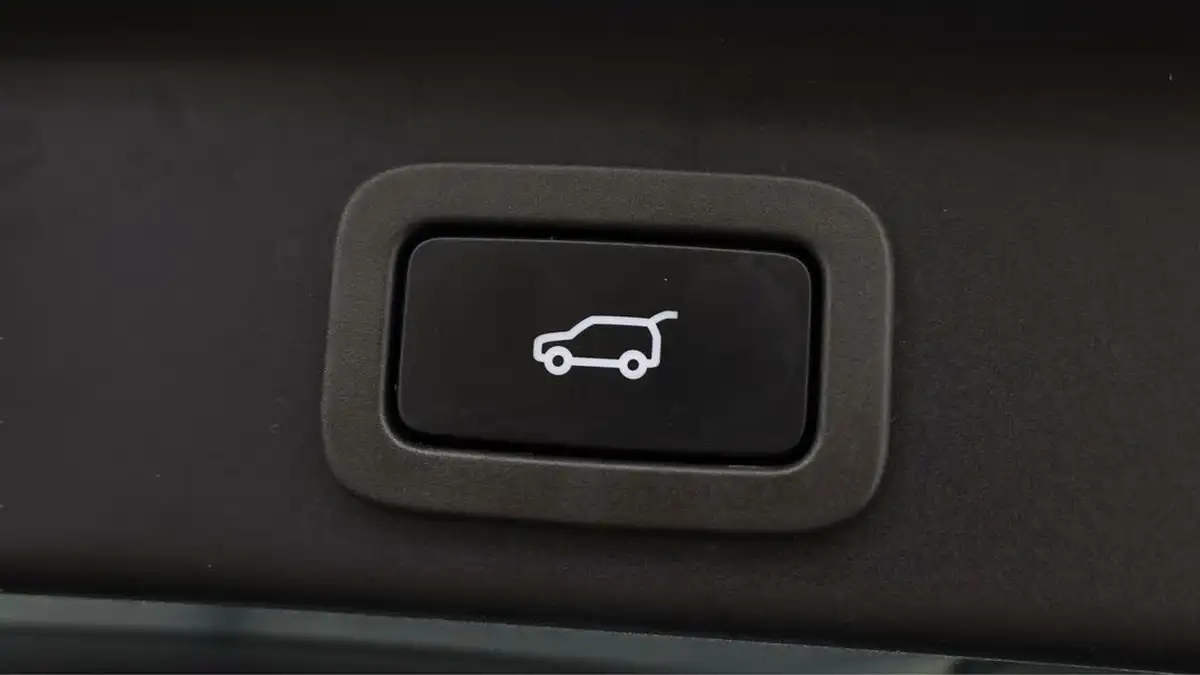 2021-jaguar-f-pace-20-d200-r-dynamic-se-mhev-big-21