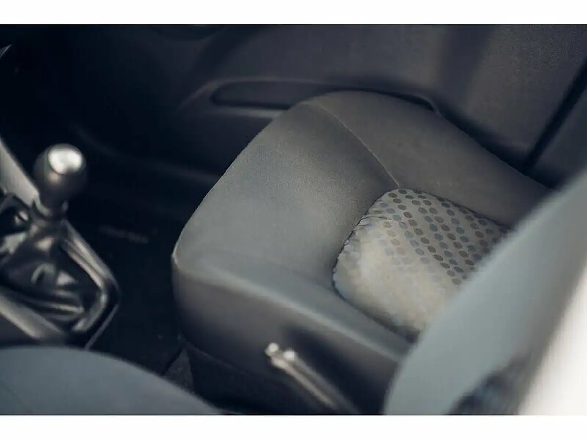 2016-suzuki-celerio-10-sz3-dualjet-big-25