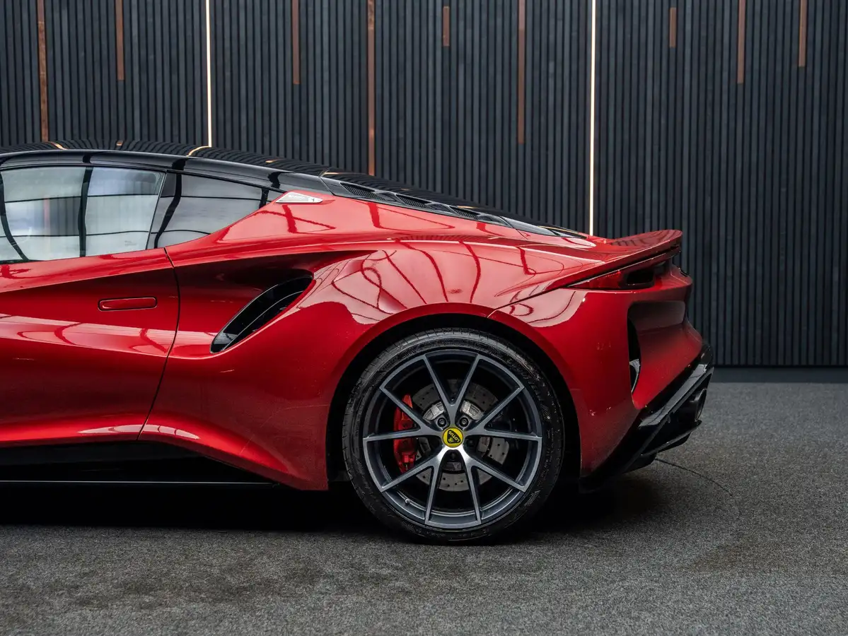 2023-lotus-emira-35-first-edition-v6-big-16