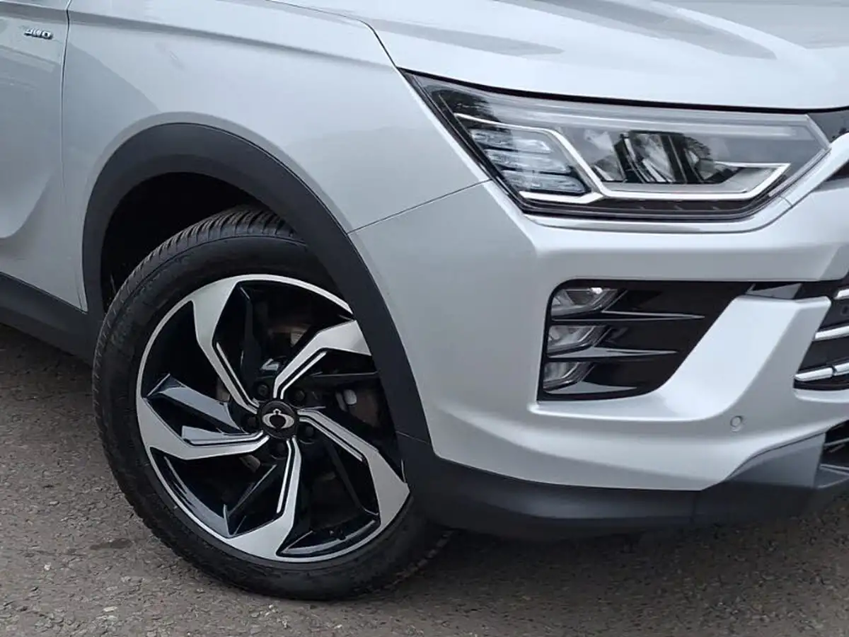 2019-kgm-ssangyong-korando-16td-ultimate-big-8