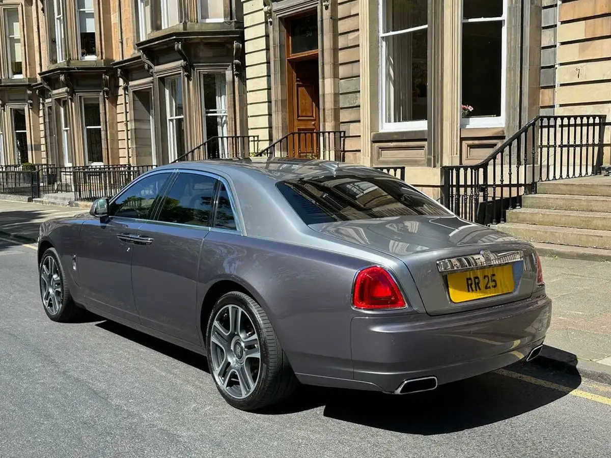 2018-rolls-royce-ghost-66-big-5
