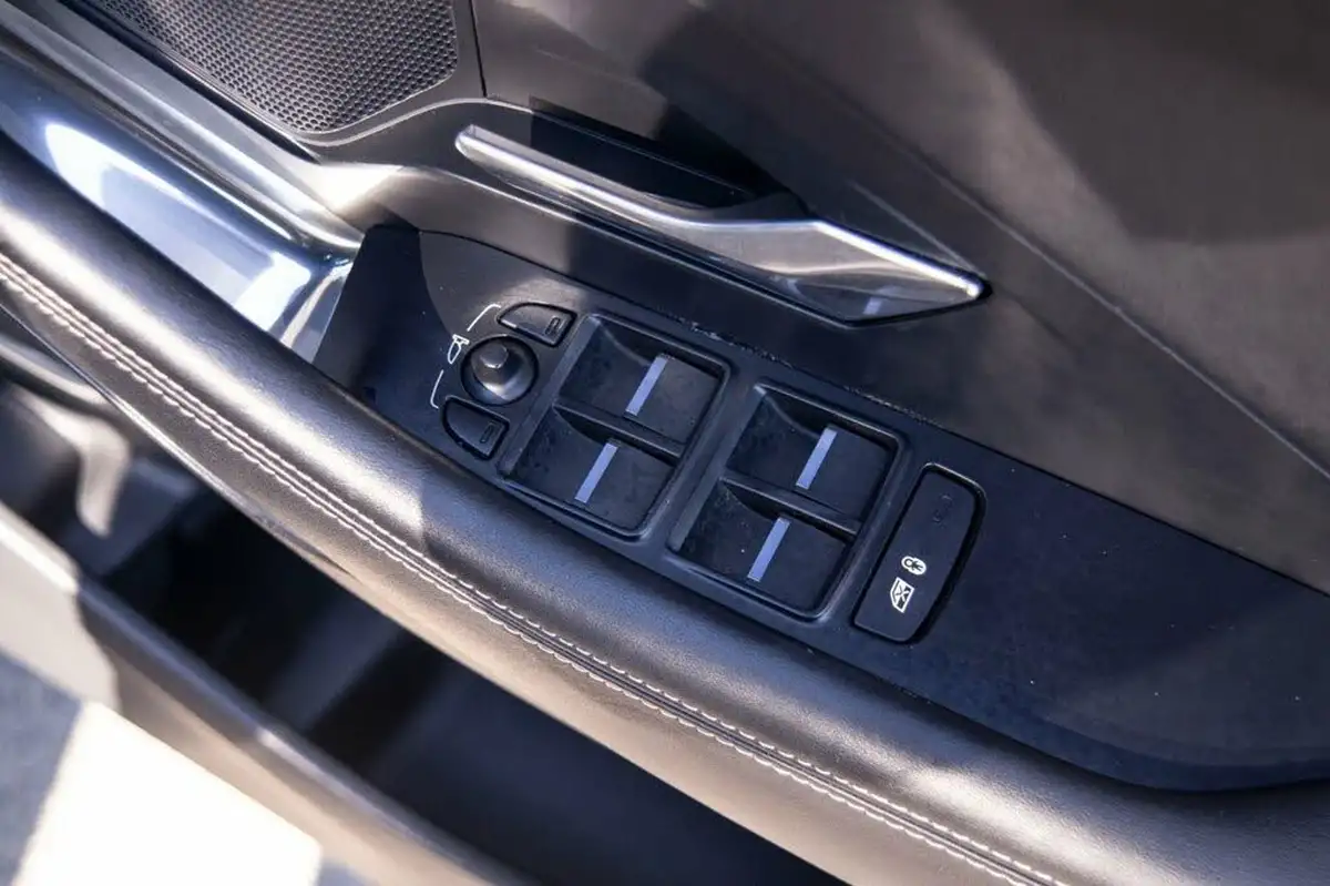 2019-jaguar-e-pace-20-i4d-r-dynamic-hse-180ps-big-24