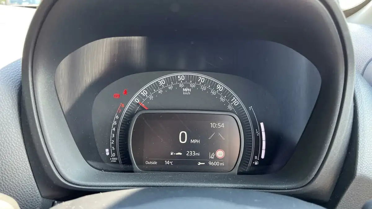 2023-toyota-aygo-x-10-vvt-i-pure-big-8