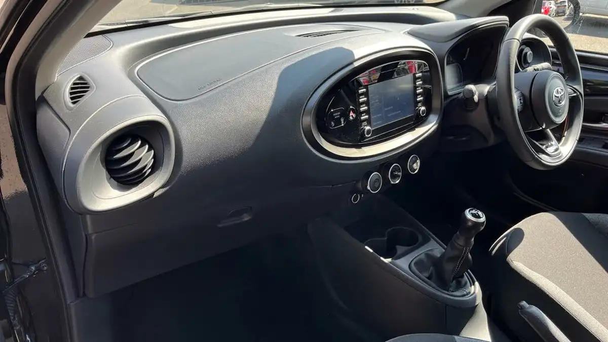 2023-toyota-aygo-x-10-vvt-i-pure-big-32
