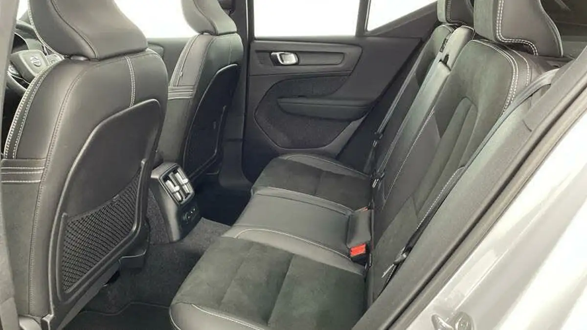 2021-volvo-xc40-15-t5-r-design-262bhp-big-34