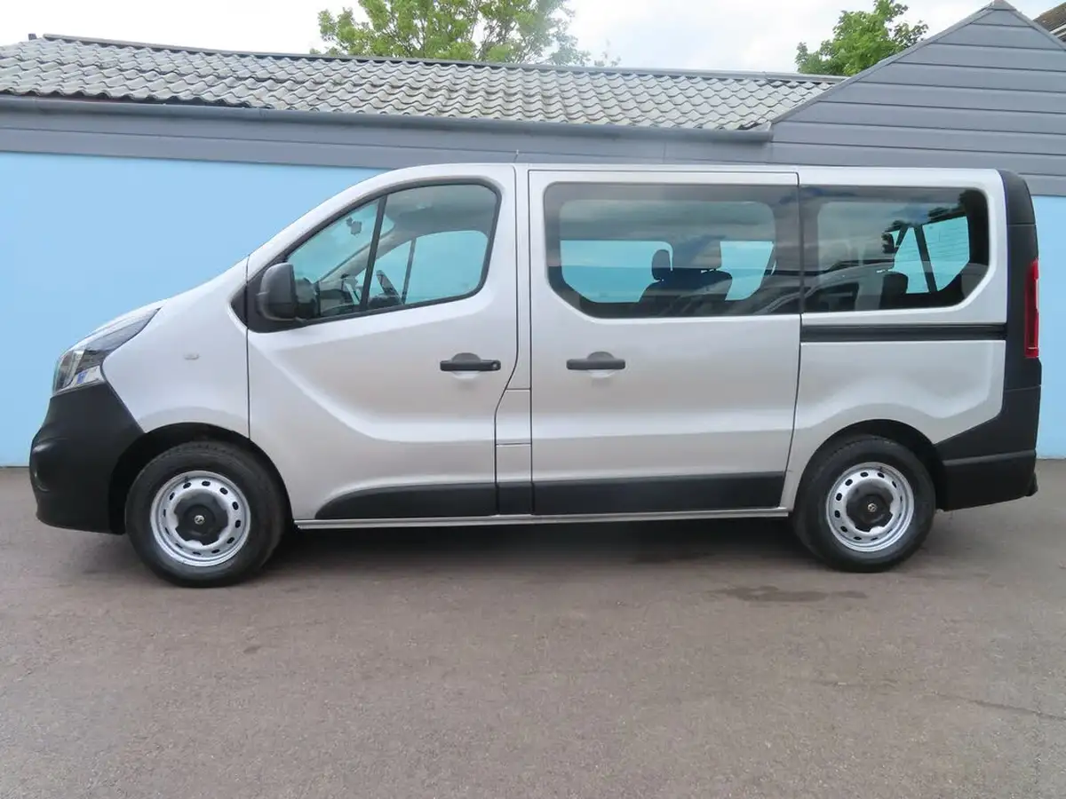 2017-vauxhall-vivaro-16cdti-2900-l1h1-95pseu6-ss-9-seats-combi-big-15