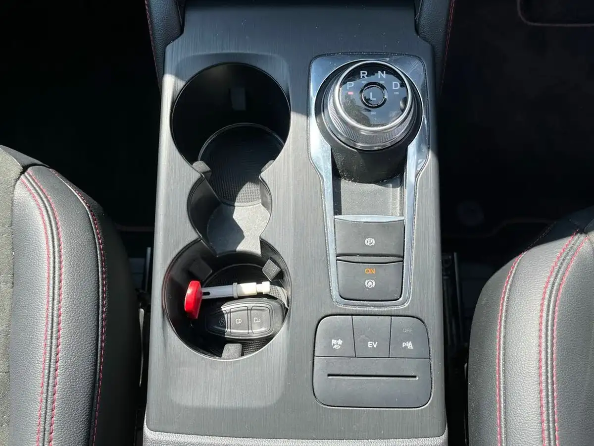 2023-ford-kuga-big-28