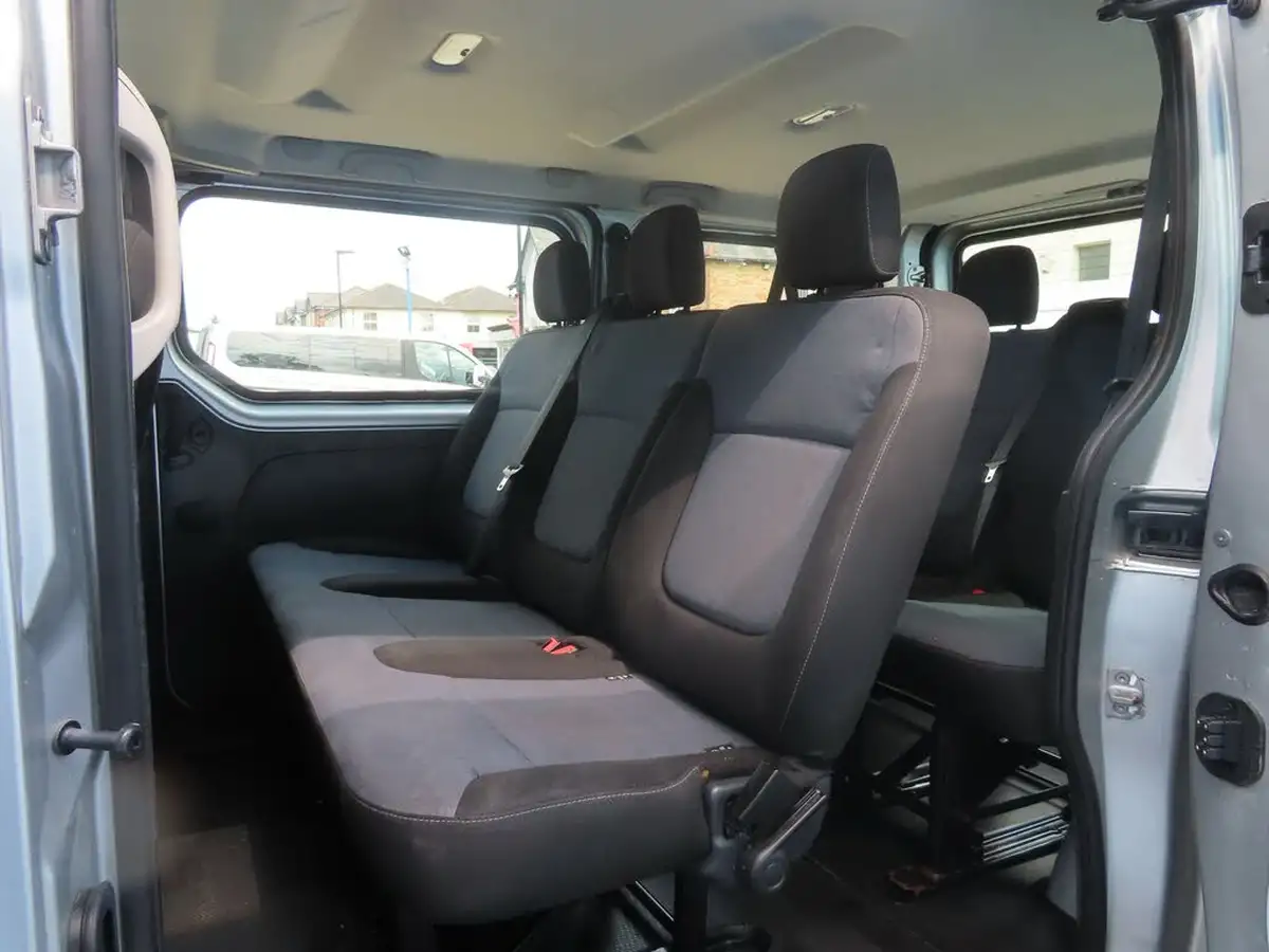 2017-vauxhall-vivaro-16cdti-2900-l1h1-95pseu6-ss-9-seats-combi-big-39