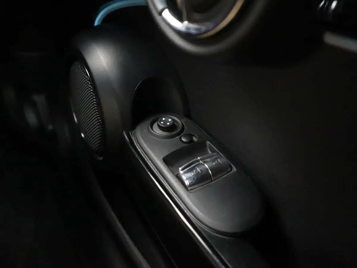 2022-mini-cooper-20-cooper-s-sport-hatchback-3d-big-31