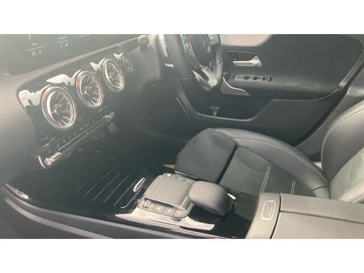 2022-mercedes-benz-a-class-13-a180-amg-line-premium-plus-edition-saloon-4d-7g-dct-big-12