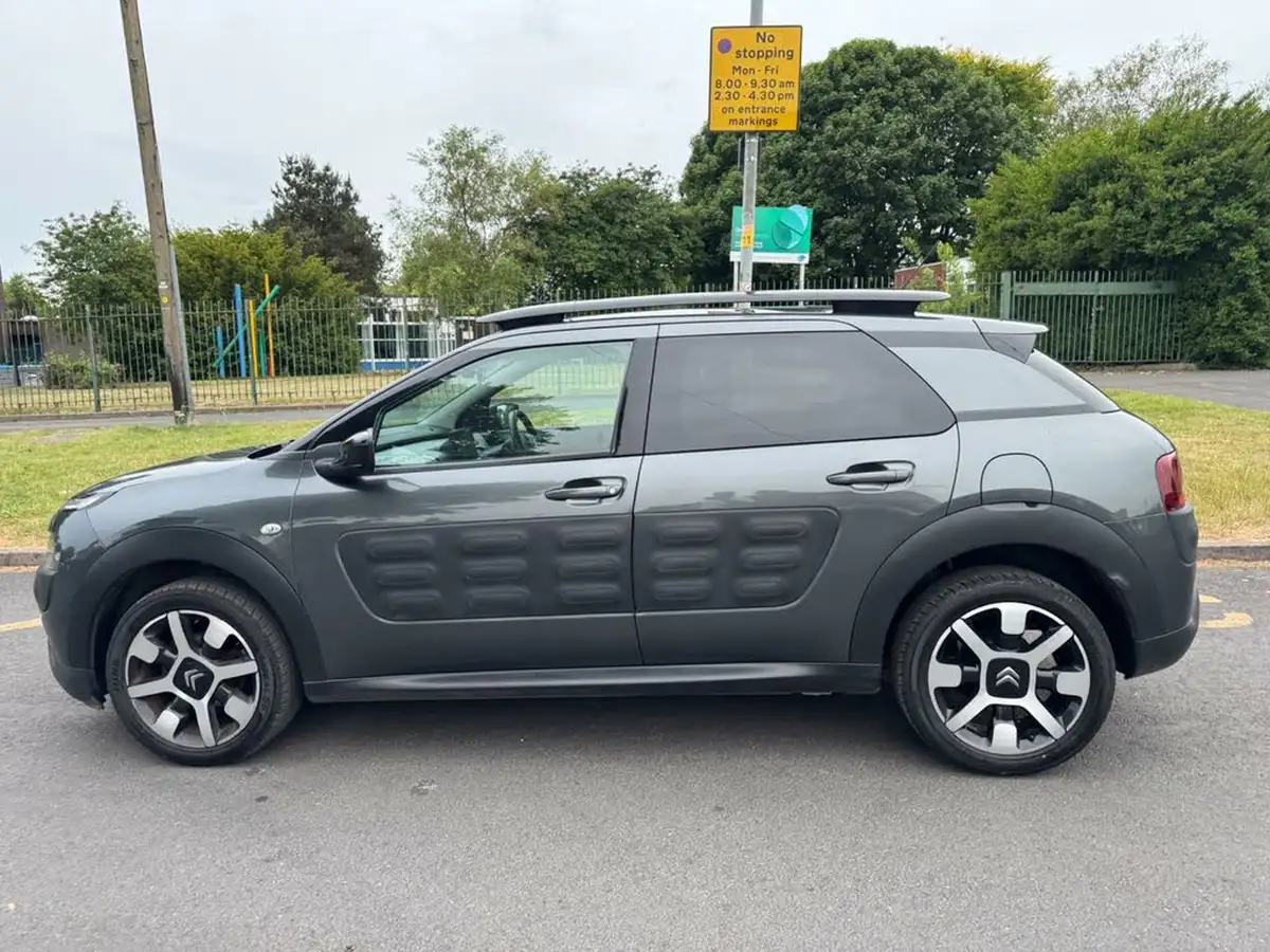 2017-citroen-c4-cactus-12-puretech-flair-82ps-big-9