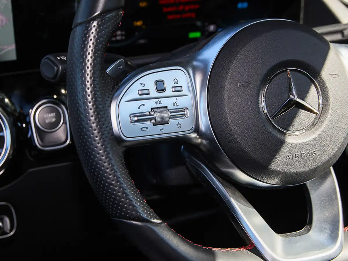 2021-mercedes-benz-eqa-e-eqa-250-amg-line-big-10