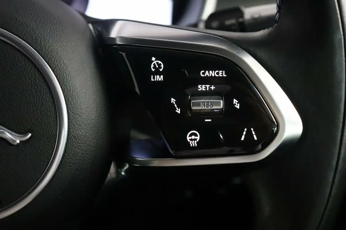 2020-jaguar-i-pace-ev400-hse-big-28
