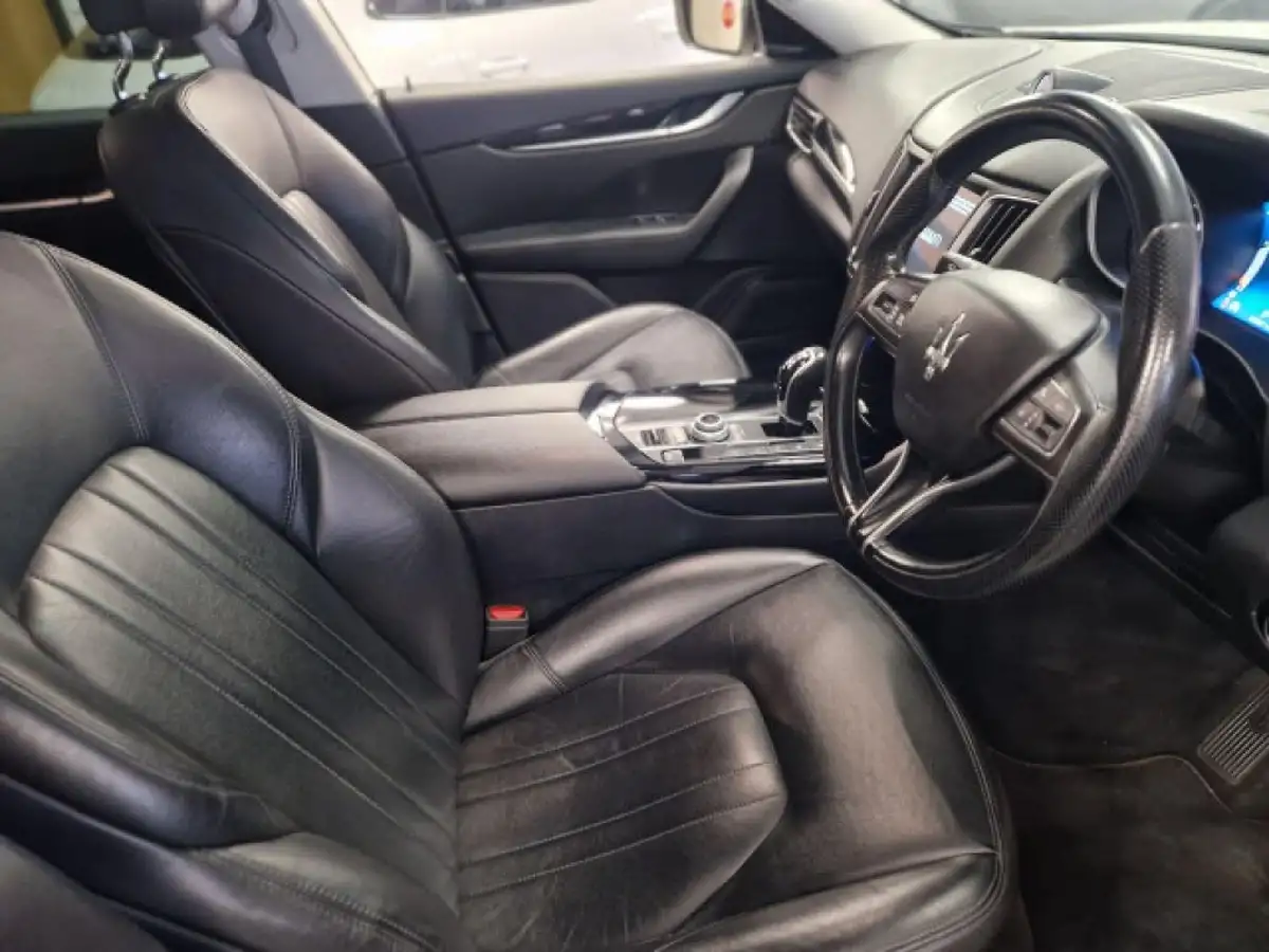 2017-maserati-levante-30td-awd-big-14