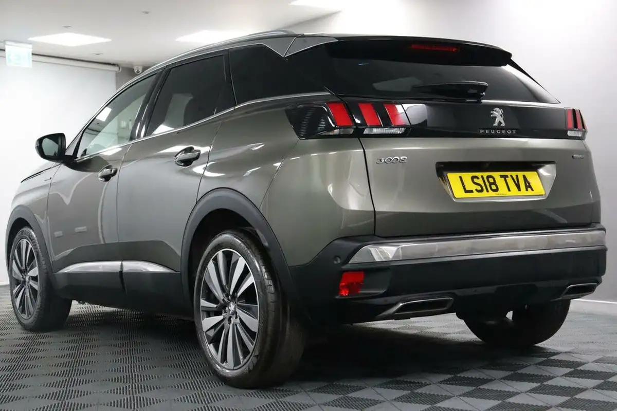 2018-peugeot-3008-suv-12-puretech-gt-line-premium-big-13