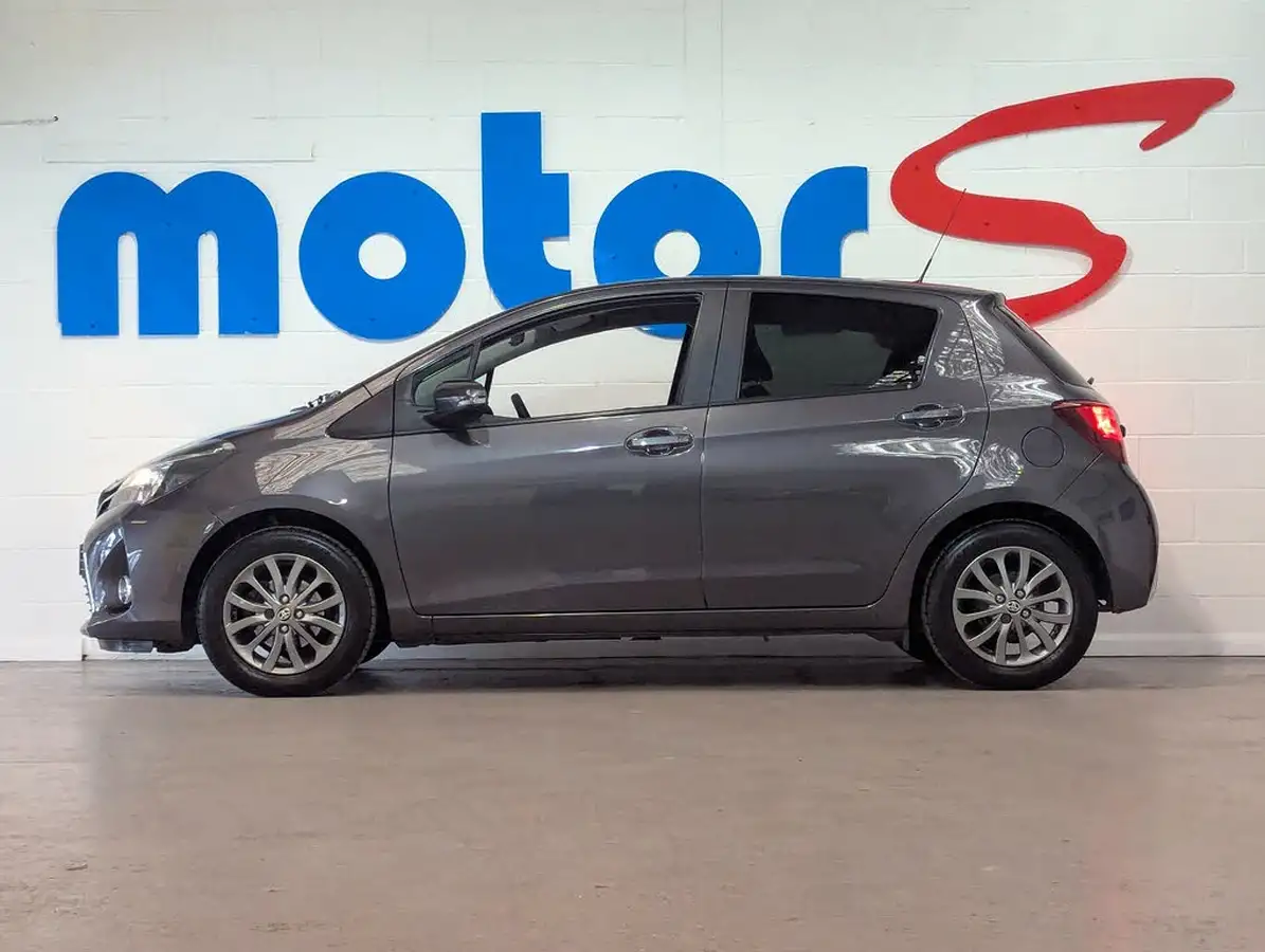 2016-toyota-yaris-133-icon-vvt-i-5d-big-2