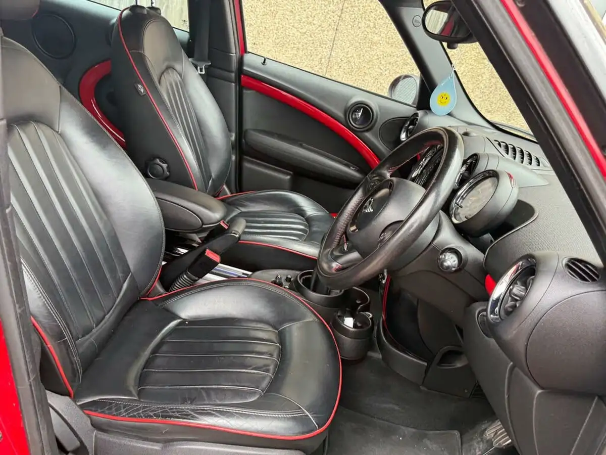 2012-mini-countryman-16-john-cooper-works-chili-big-11