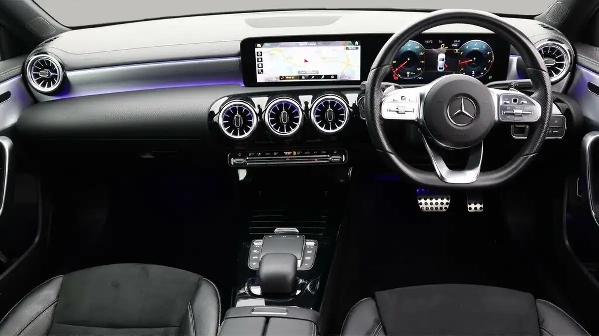 2022-mercedes-benz-a-class-13-a180-amg-line-premium-edition-saloon-4d-7g-dct-big-12