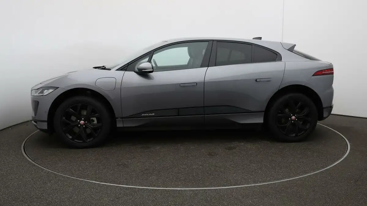 2021-jaguar-i-pace-ev400-se-big-47