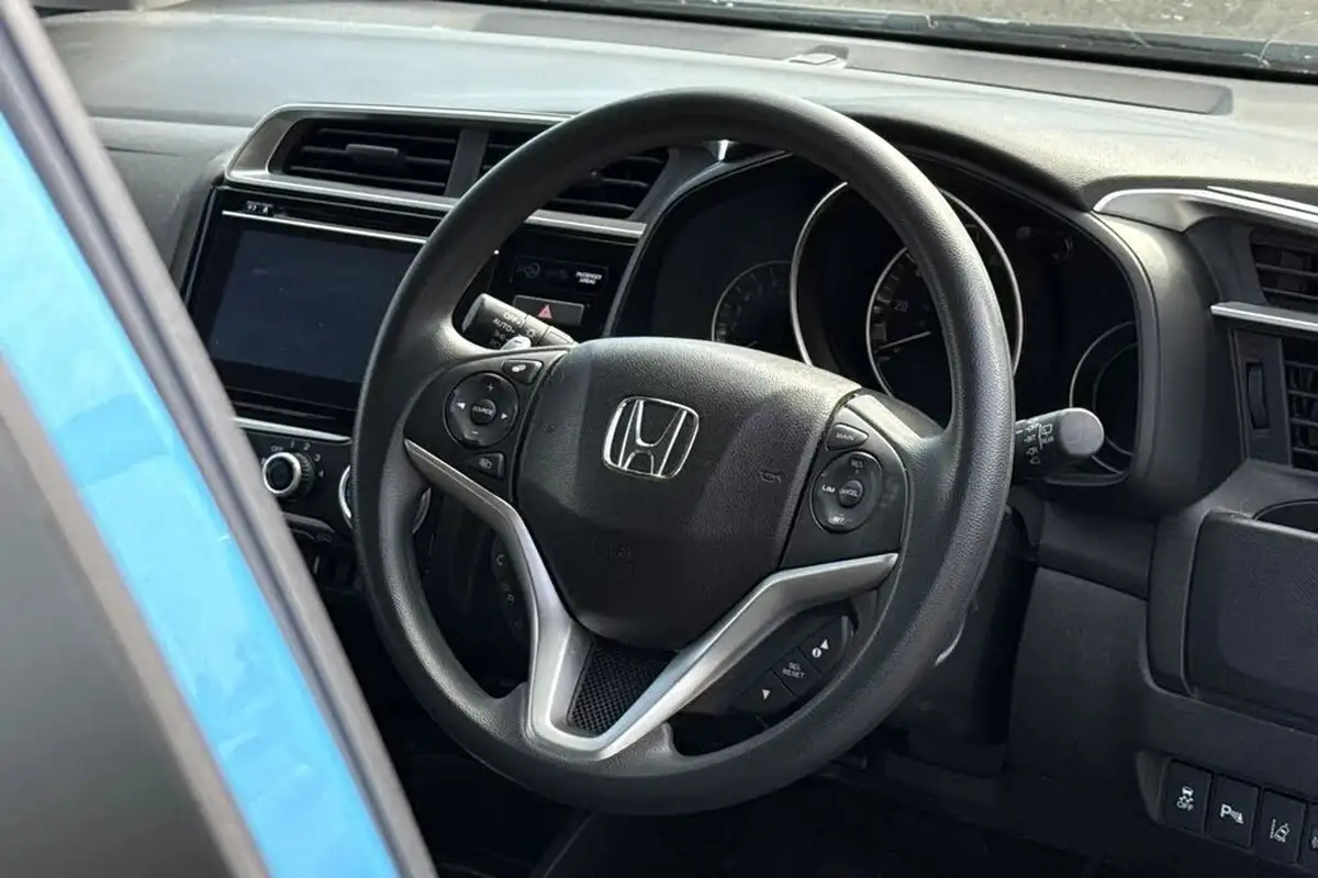 2018-honda-jazz-13-i-vtec-se-cvt-big-28