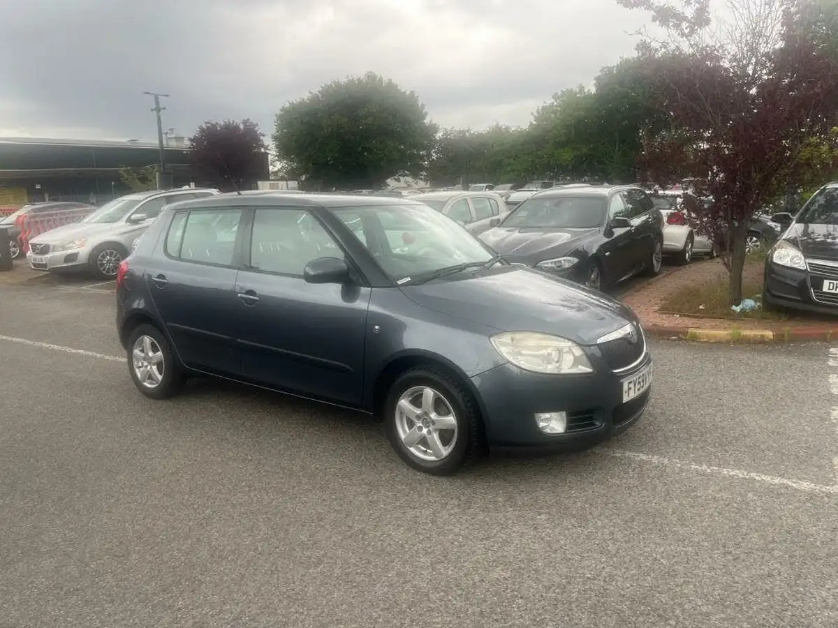 2009-skoda-fabia-14td-greenline-hatchback-big-9