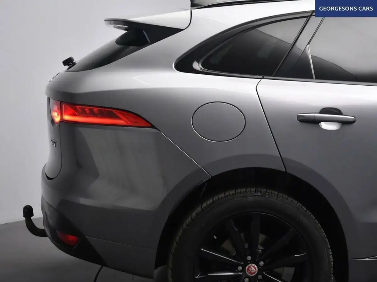 2019-jaguar-f-pace-20-i4d-chequered-flag-180ps-big-17