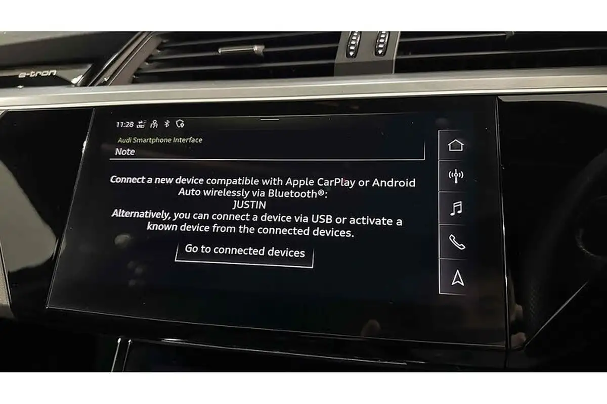 2022-audi-e-tron-50e-black-edition-station-wagon-big-47