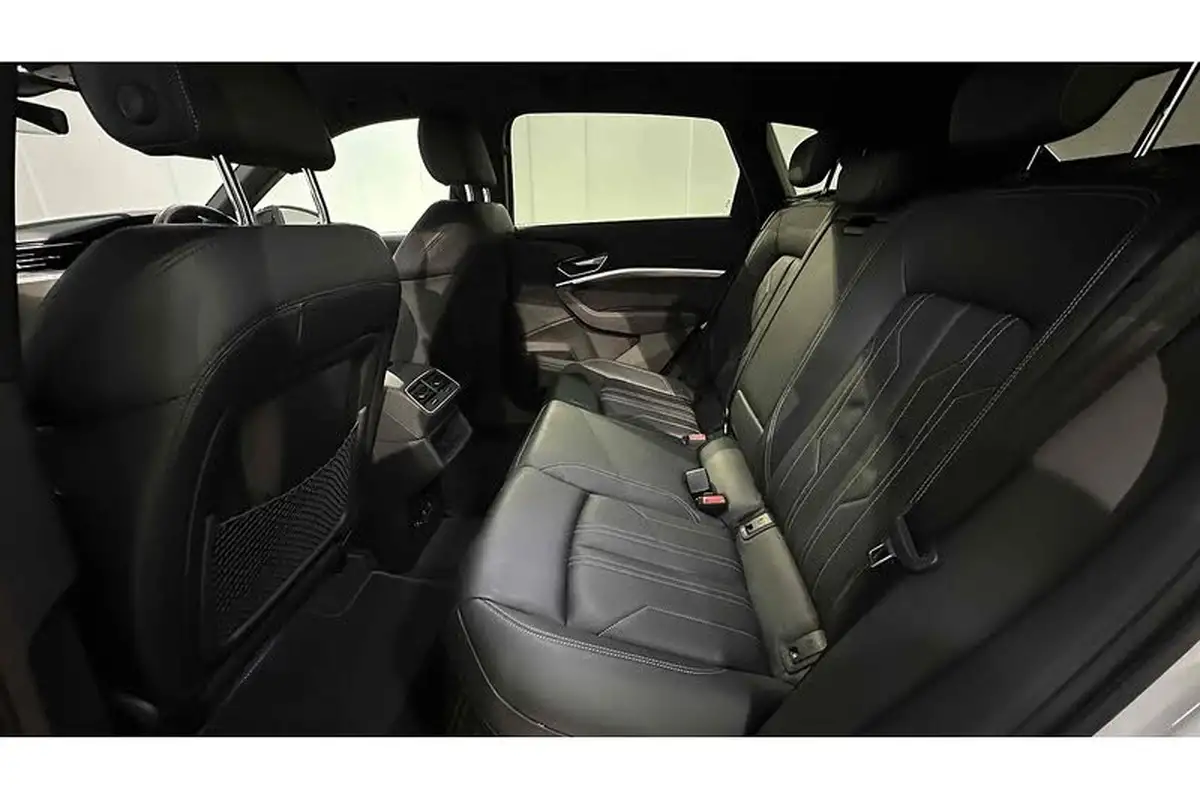 2022-audi-e-tron-50e-black-edition-station-wagon-big-23
