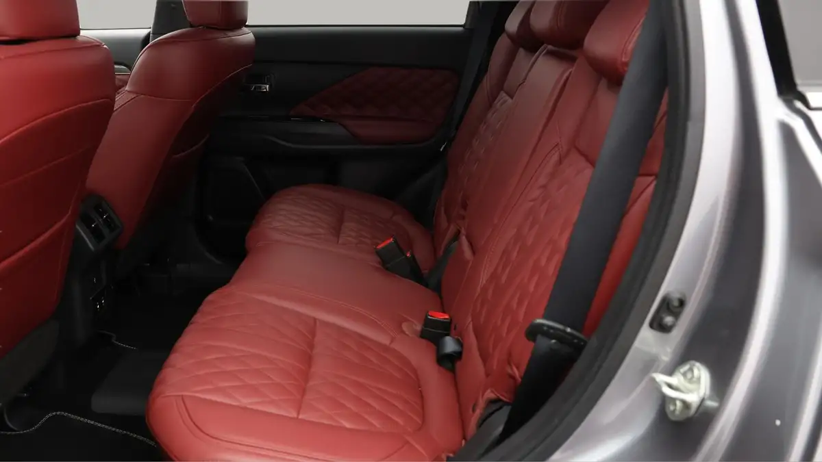 2021-mitsubishi-outlander-24-dynamic-phev-big-15