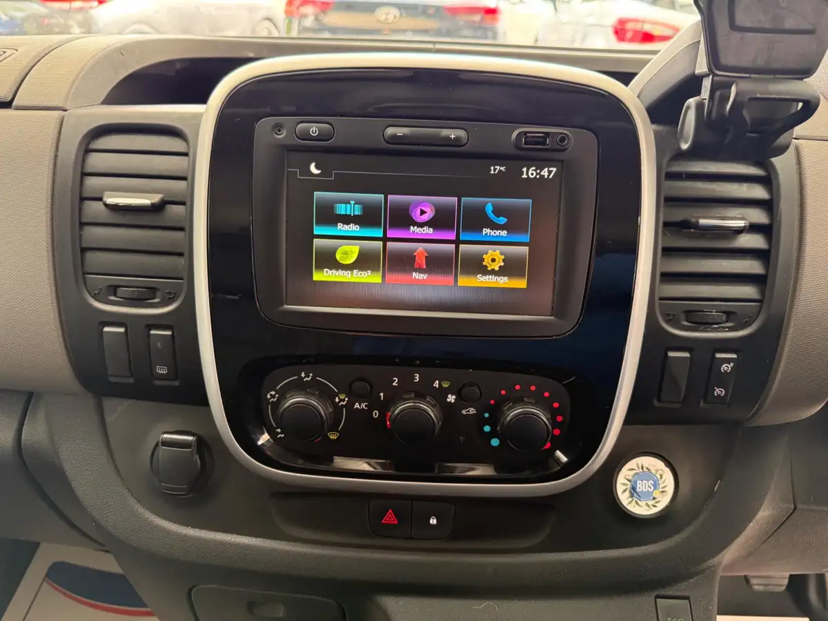 2019-renault-trafic-16dci-sl27-120-sport-nav-e6-panel-van-big-21